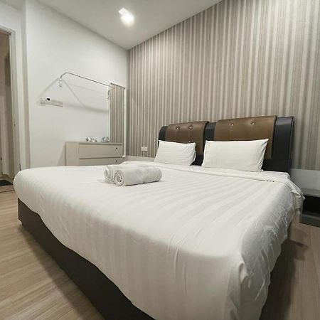 Апартаменти The Wave - Kota Laksamana -- Pool View -- 6 Pax Malacca Екстер'єр фото